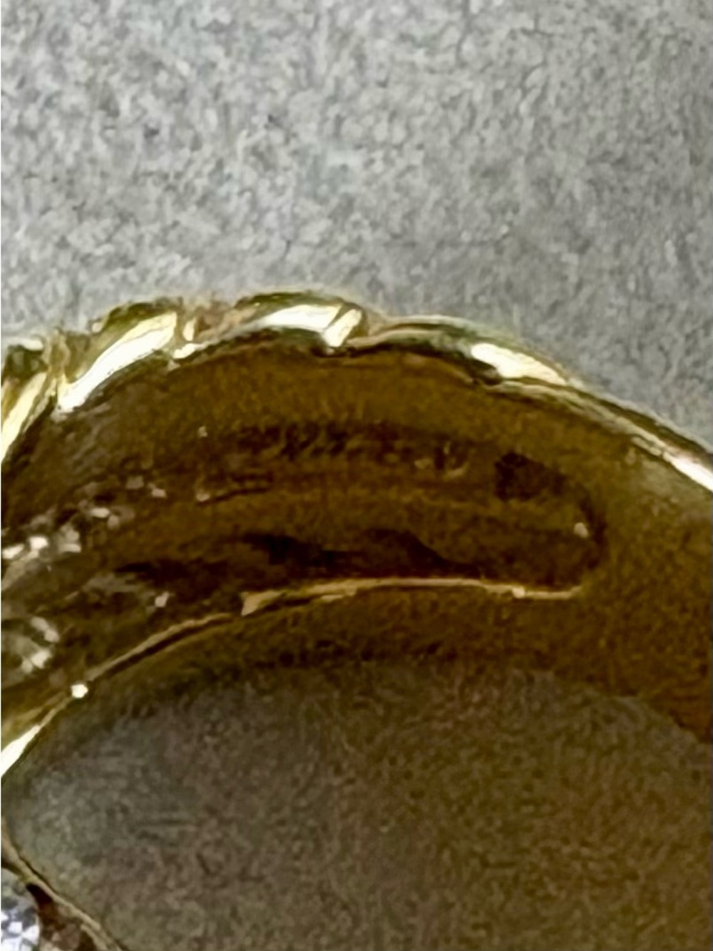 David Yurman 18K Gold Band Ring with Pavé Diamond - Picture 7 of 13